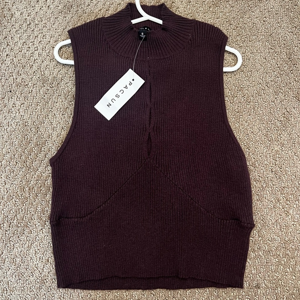 brown tank top